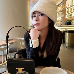 Meet your Posher, Helen